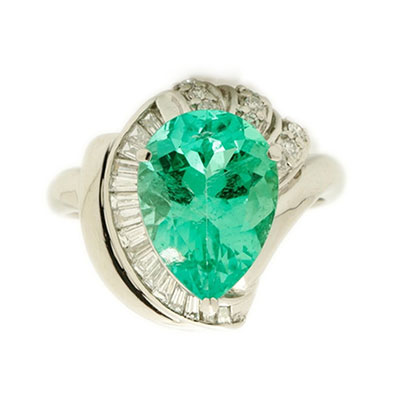 エメラルド　リング 4.02ct×ダイヤ0..5ct