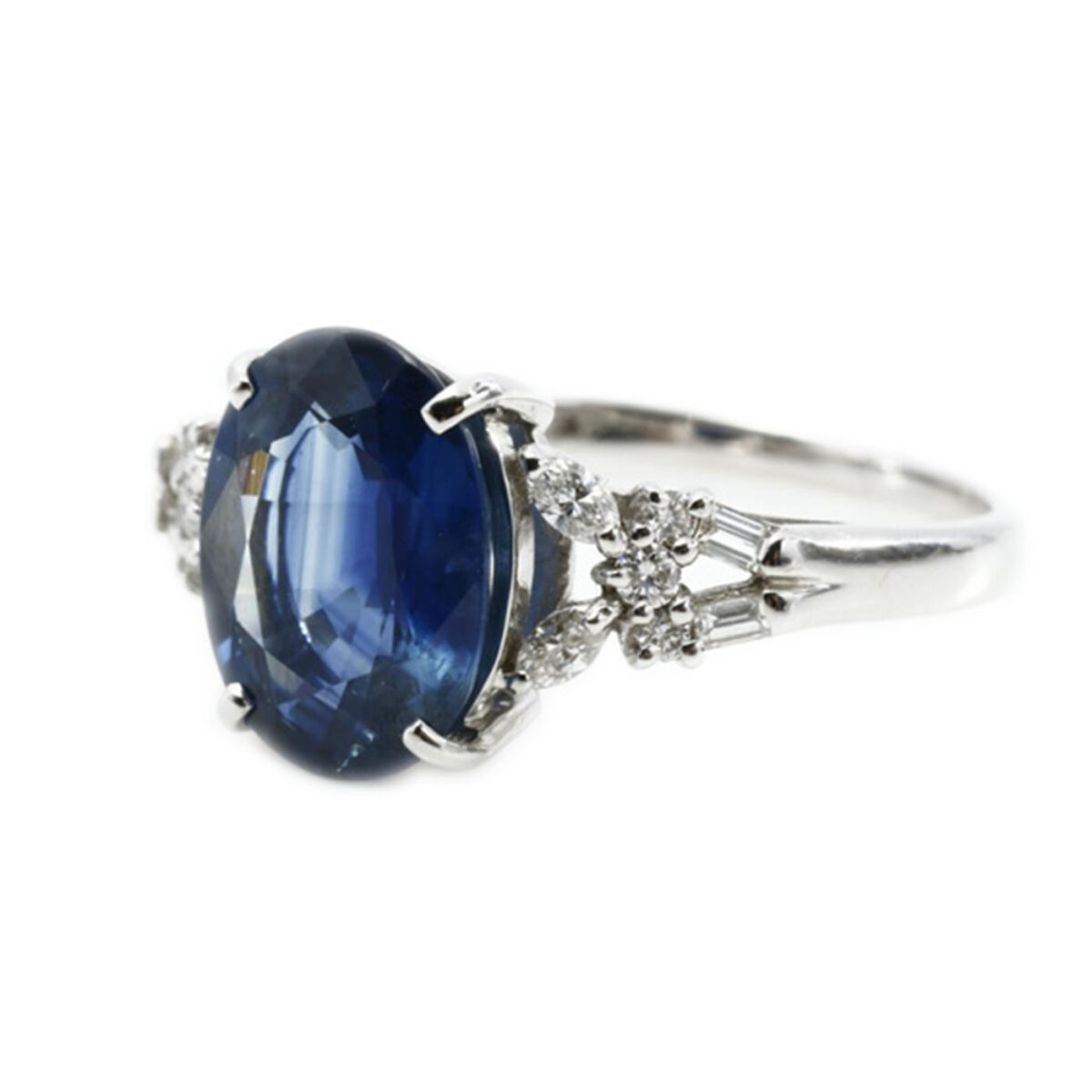 サファイア　リング 3.4ct×ダイヤ0.28ct