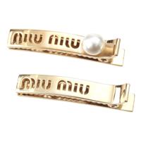 ミュウミュウ MIUMIU パール エンボスロゴ クリップ