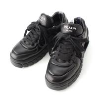 プラダ PRADA パデッド ナッパレザー トライアングルロゴ