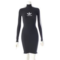 バレンシアガ BALENCIAGA × アディダス ロゴ